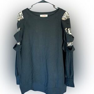 NWOT Mazik Black Top with Cheetah S